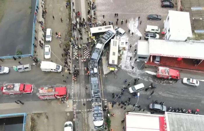 Tram and IETT collided: Horrible accident on camera